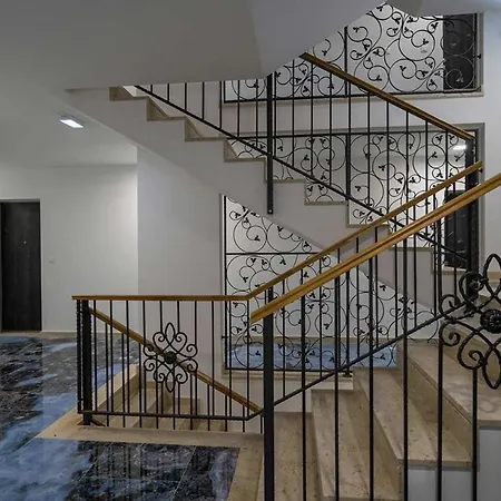 Apartamento Garden Paradise With Private Parking